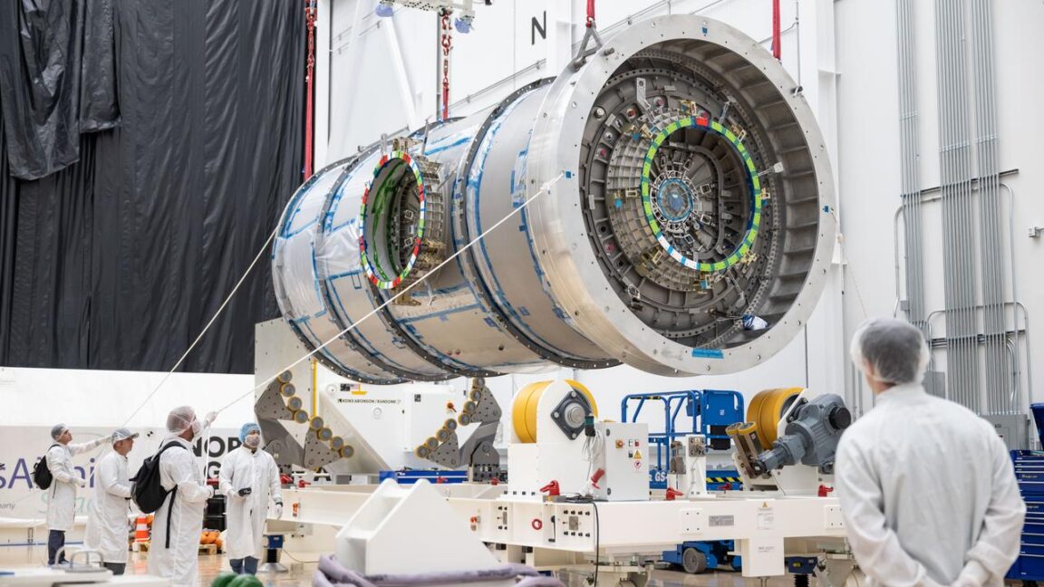 NASA Halts Lunar Gateway Module Development