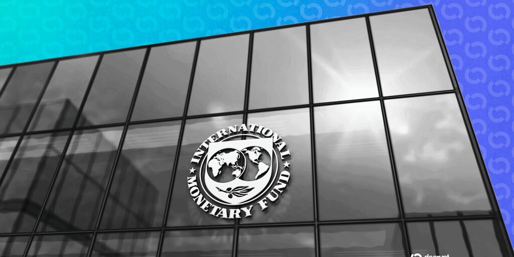 IMF Warns of Heightened Risks from Stablecoin Adoption in Nigeria