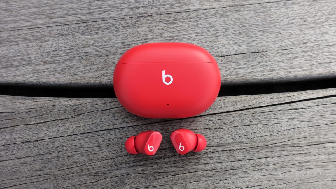 Apple Fixes Serious Eavesdropping Flaw in Beats Buds