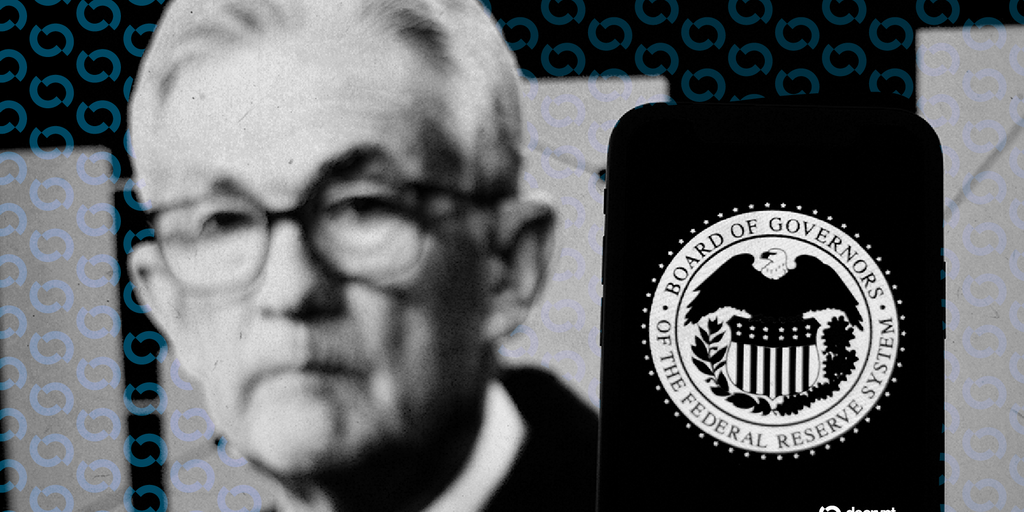 Jerome Powell Backs New Stablecoin Rules Amid Controversy